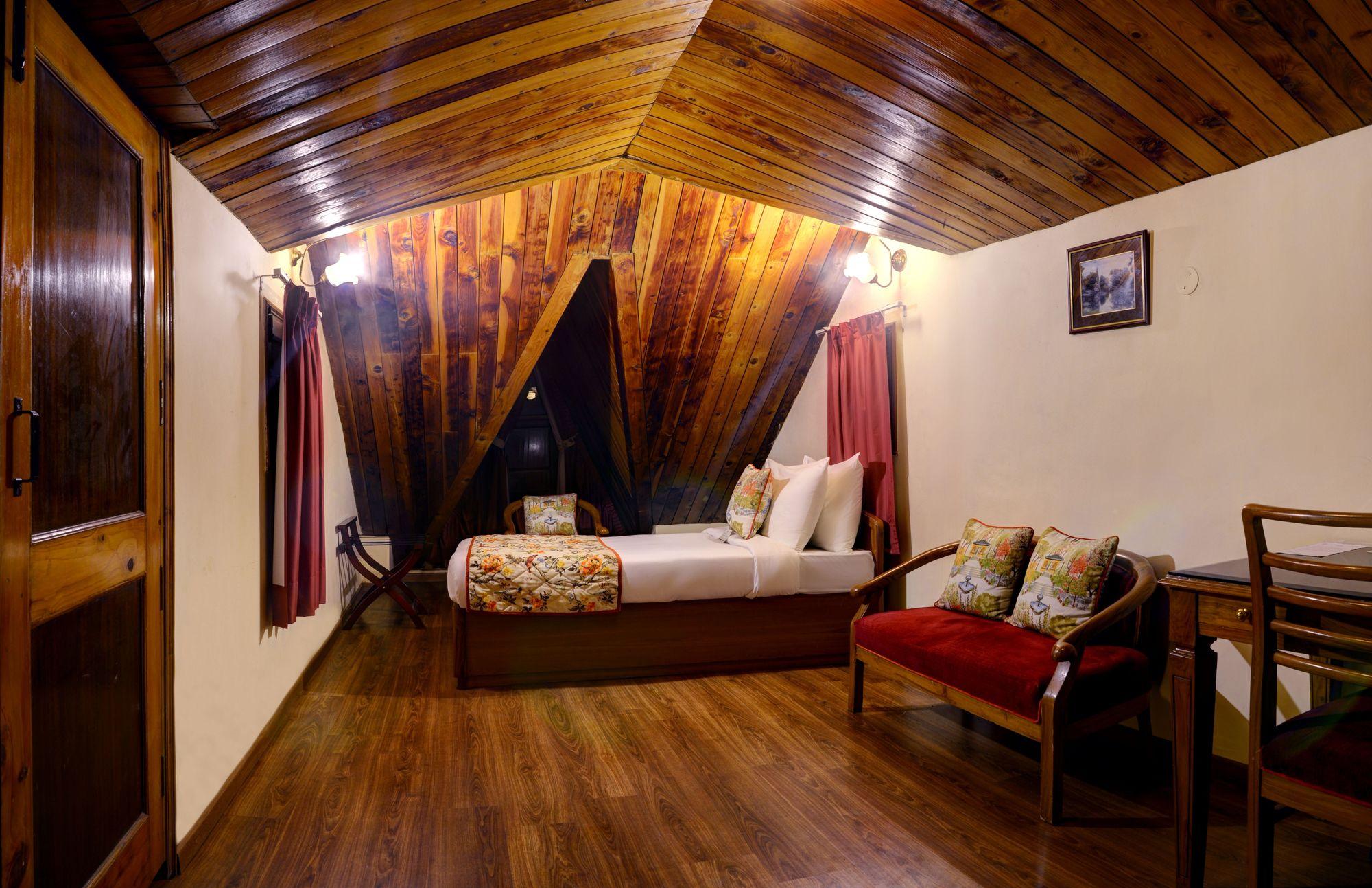 Summit Le Royale Hotel, Shimla Exteriör bild